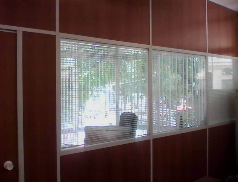 Divisoria Eucatex 48mm com Persiana