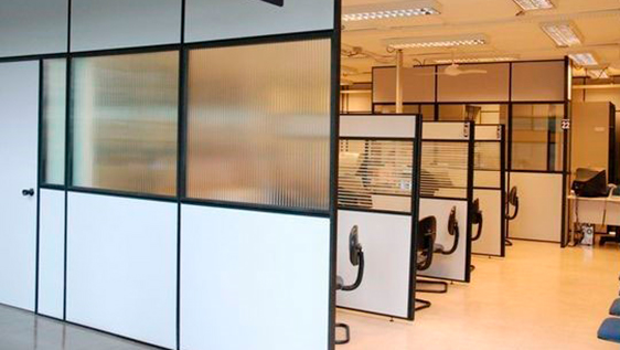 Divisoria Eucatex com Perfil Preto Divisoria Eucatex com Perfil Preto