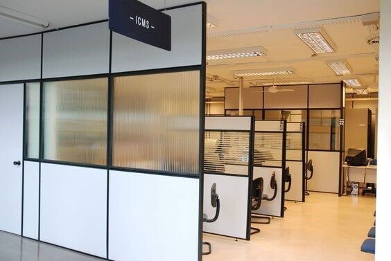 Divisoria Eucatex com Perfil Preto